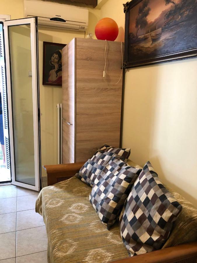 Anna Apartment In Kypseli アテネ エクステリア 写真