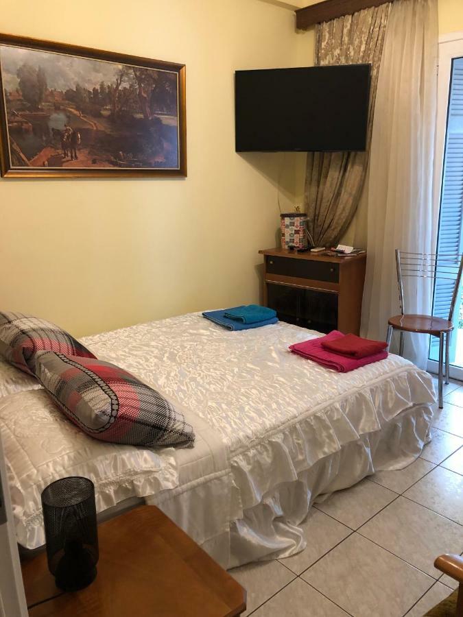 Anna Apartment In Kypseli アテネ エクステリア 写真